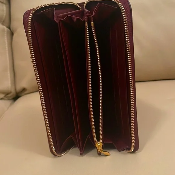 AUTHENTIC EUC LOUIS VUITTON SP4182 ROUGE FAUVISTE MONOGRAM VERNIS ZIPPY … - Picture 4 of 17